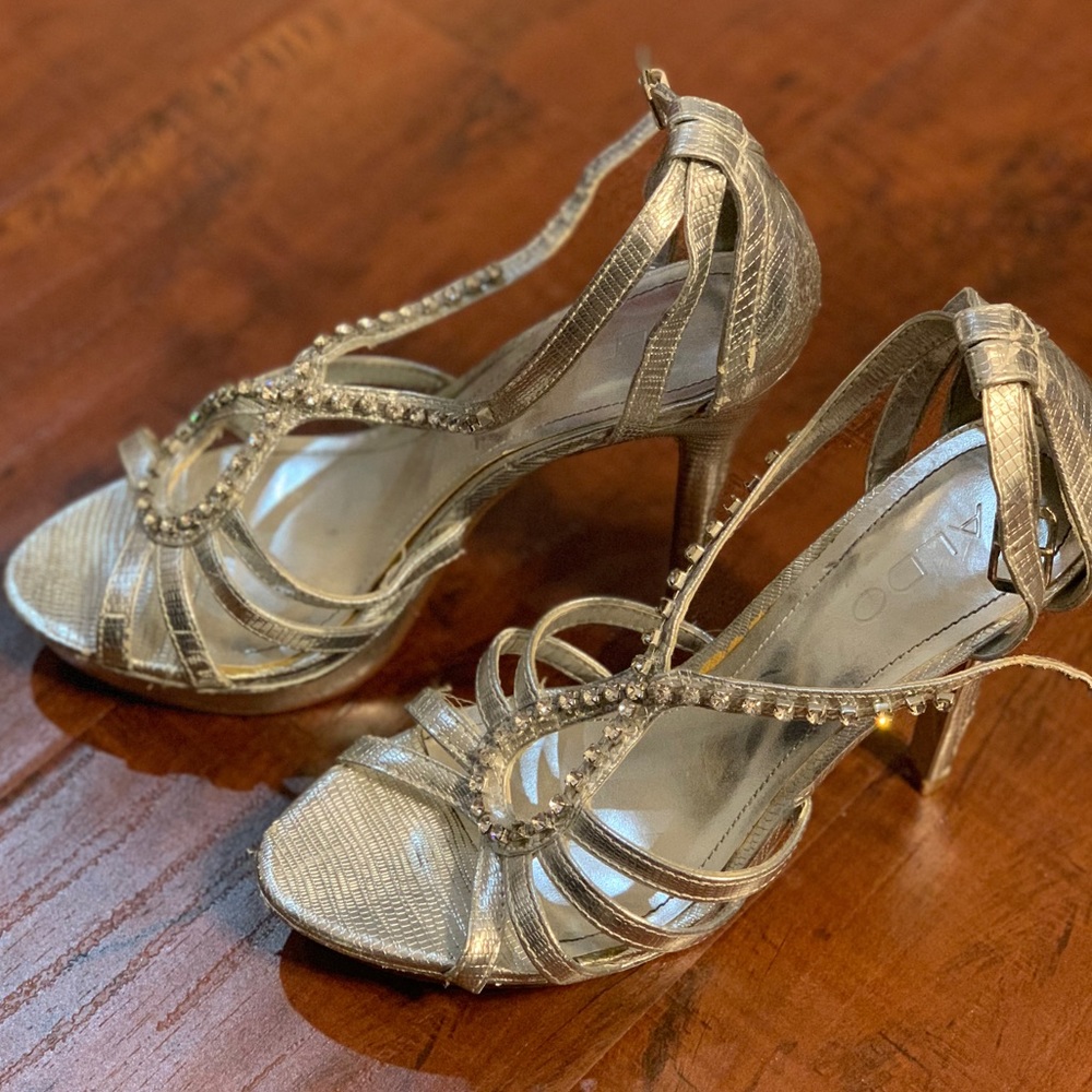 Silver shoe with rhinestone